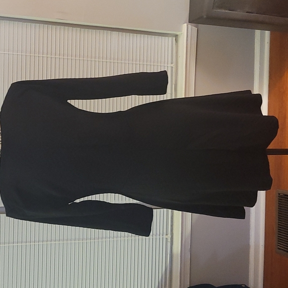 3/4 sleeve little  black dress with design - Picture 4 of 9